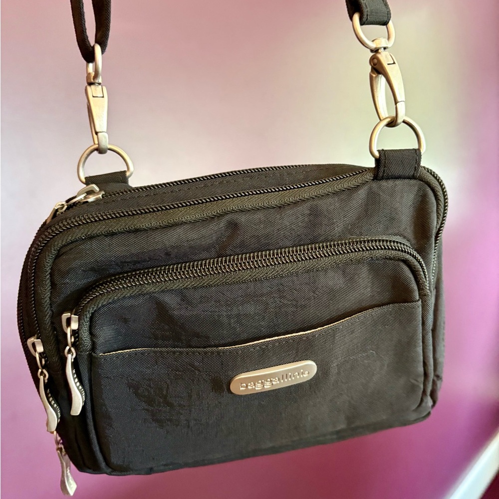 Baggallini Black Cross Body Bag